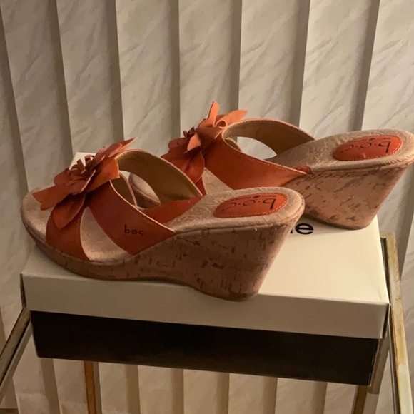 Orange b.o.c. Wedge Sandals size 9. - Picture 3 of 3